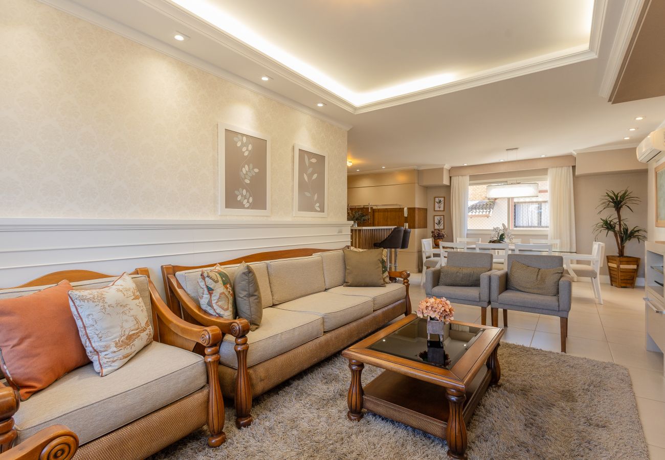 Apartamento em Gramado - Cobertura Alto Padrão 3 Suítes a 500m da R Coberta