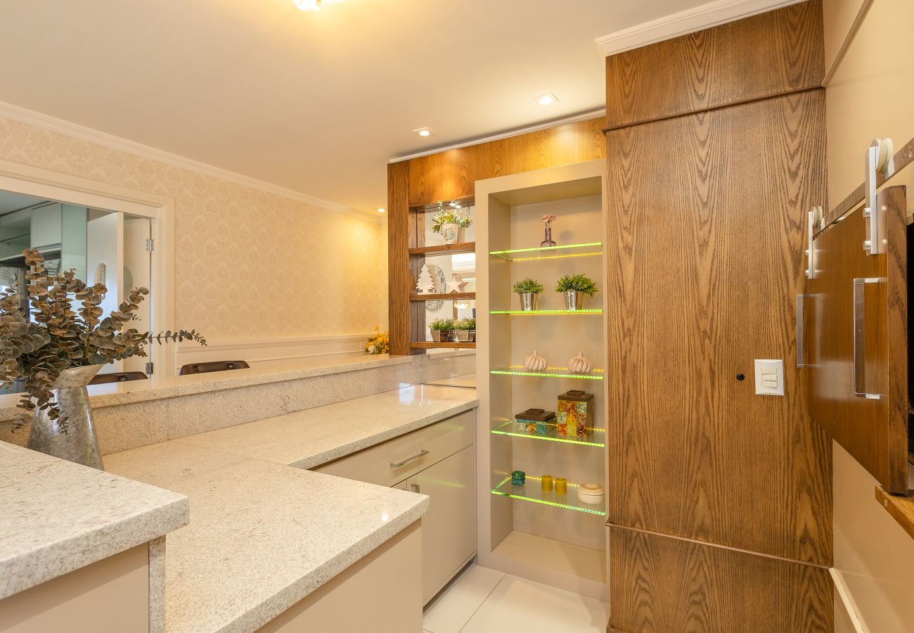 Apartamento em Gramado - Cobertura Alto Padrão 3 Suítes a 500m da R Coberta