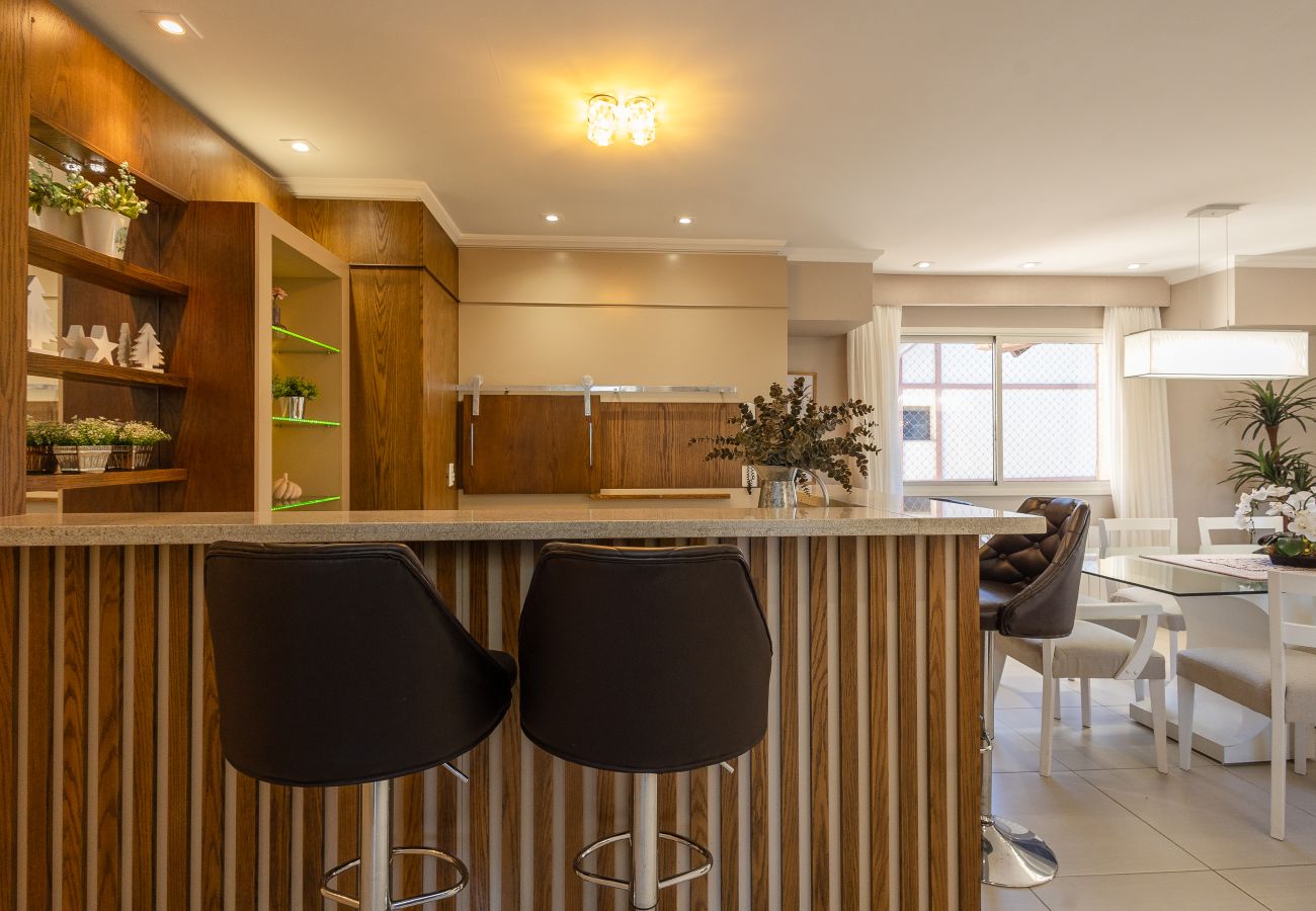 Apartamento em Gramado - Cobertura Alto Padrão 3 Suítes a 500m da R Coberta