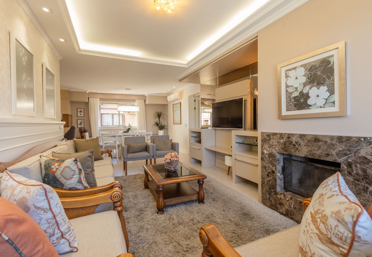 Apartamento em Gramado - Cobertura Alto Padrão 3 Suítes a 500m da R Coberta