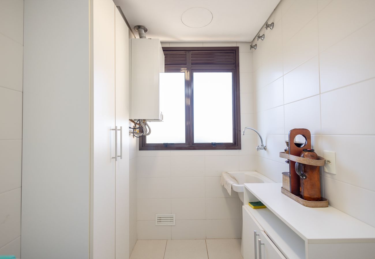 Apartamento em Gramado - Apto amplo com duas suítes a 150m da Rua Torta