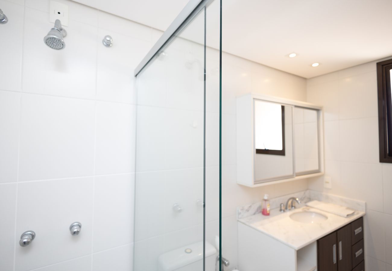 Apartamento em Gramado - Apto amplo com duas suítes a 150m da Rua Torta