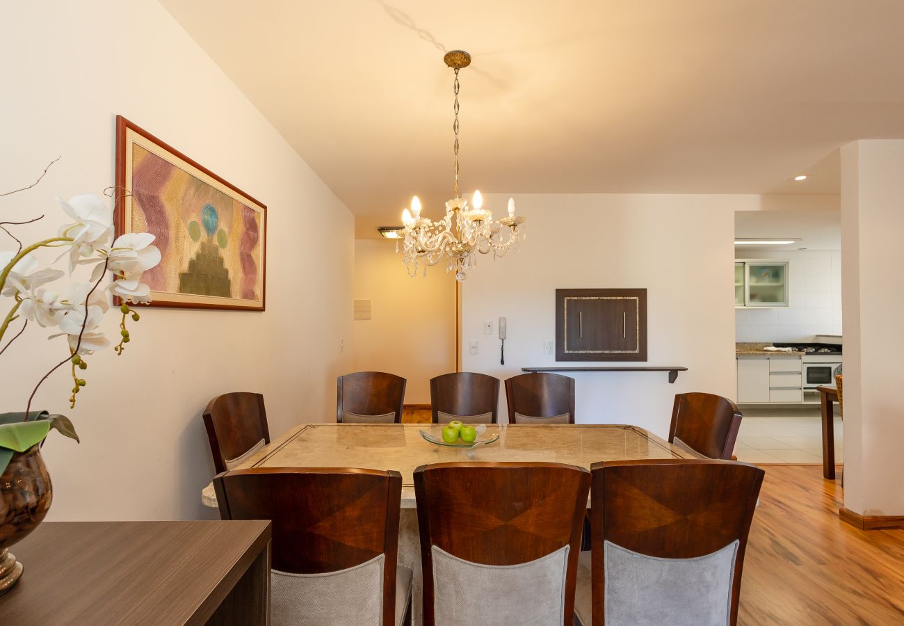 Apartamento em Gramado - Apto amplo com duas suítes a 150m da Rua Torta