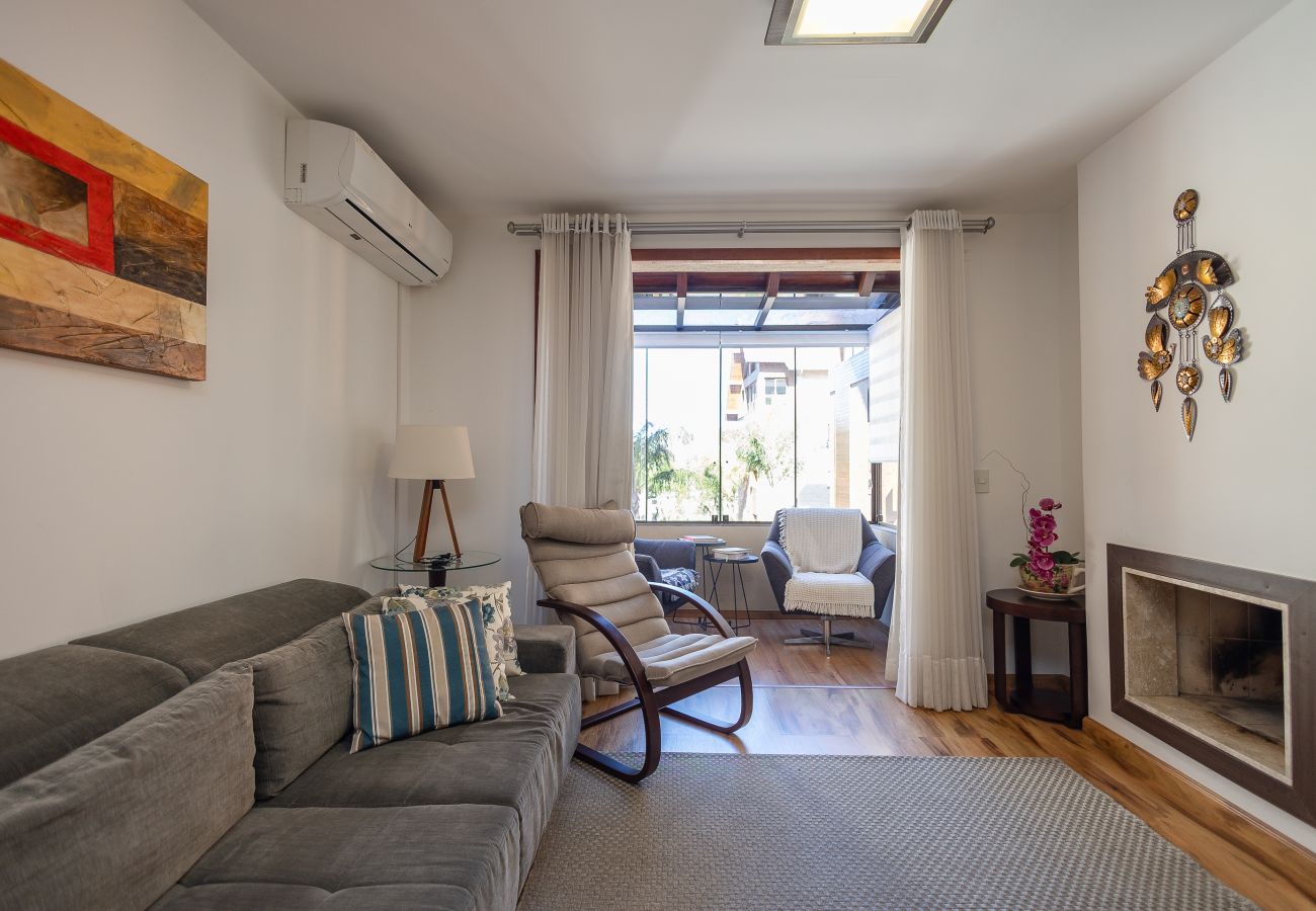 Apartamento em Gramado - Apto amplo com duas suítes a 150m da Rua Torta