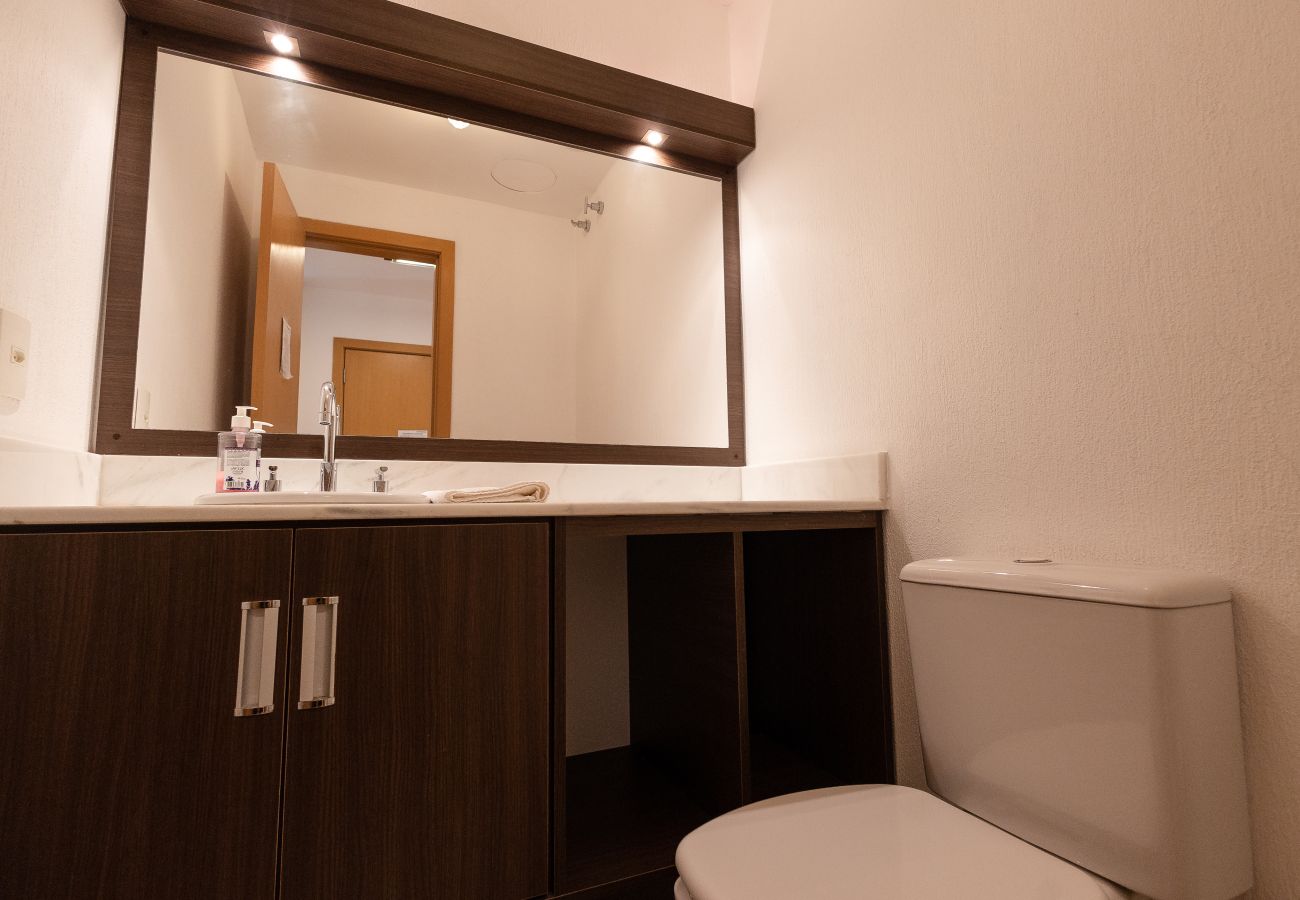 Apartamento em Gramado - Apto amplo com duas suítes a 150m da Rua Torta