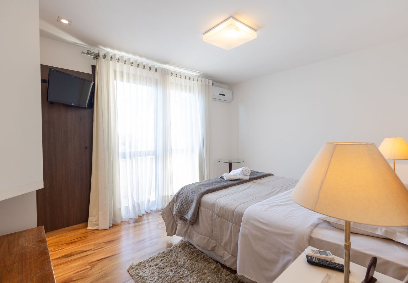 Apartamento em Gramado - Apto amplo com duas suítes a 150m da Rua Torta