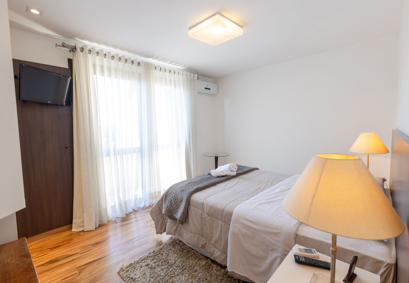 Apartamento em Gramado - Apto amplo com duas suítes a 150m da Rua Torta