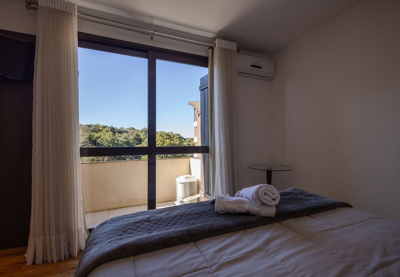 Apartamento em Gramado - Apto amplo com duas suítes a 150m da Rua Torta