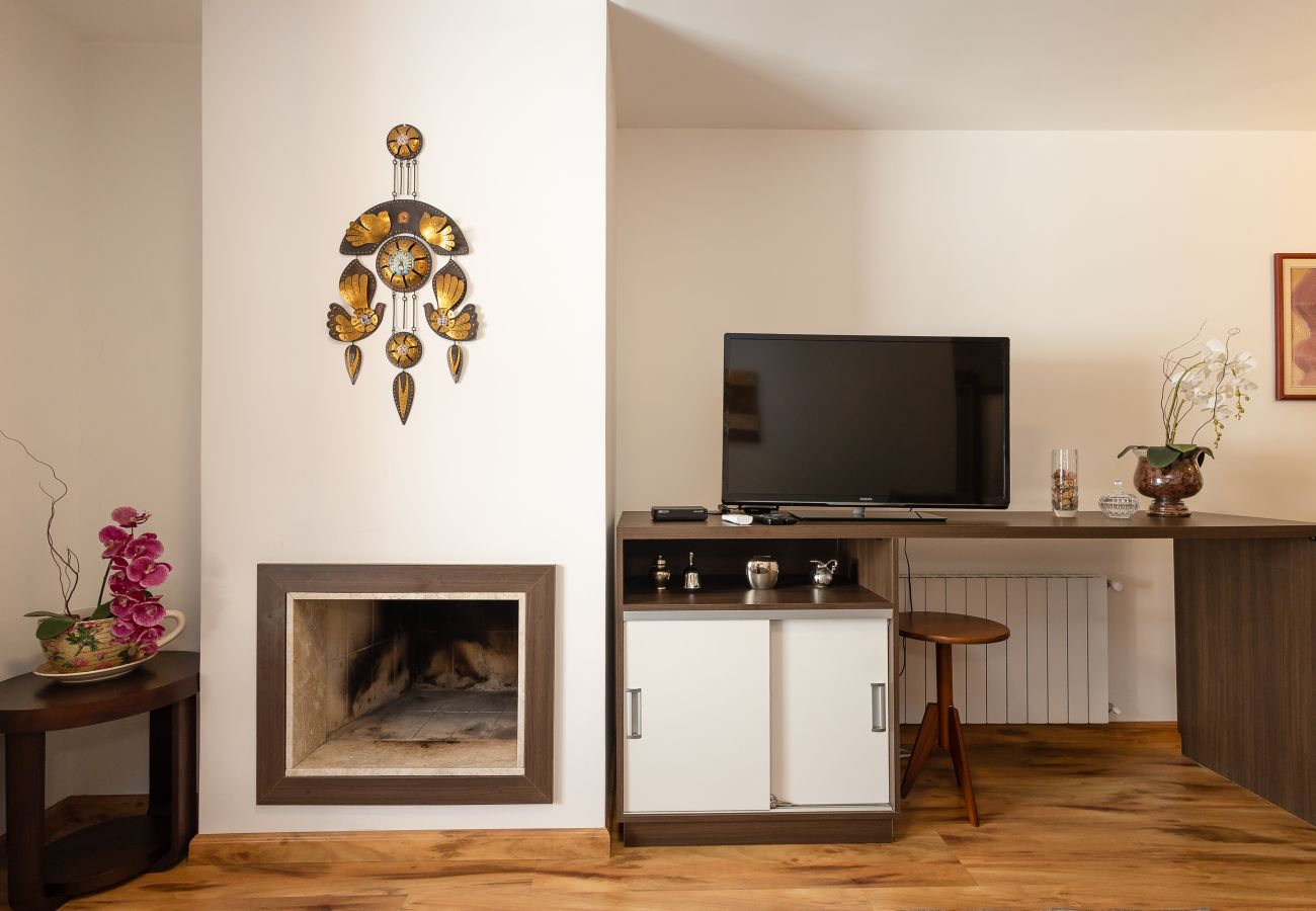 Apartamento em Gramado - Apto amplo com duas suítes a 150m da Rua Torta