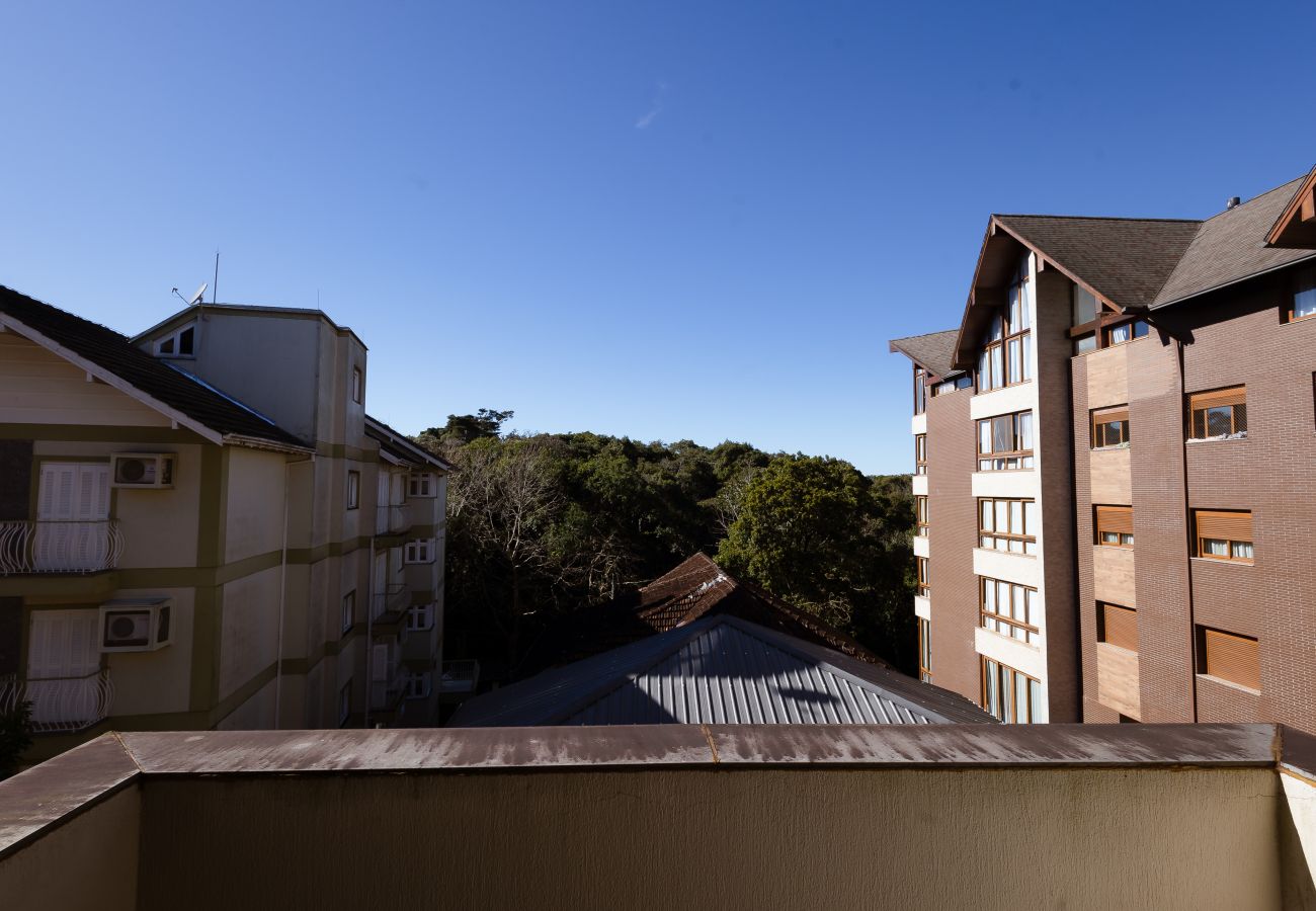 Apartamento em Gramado - Apto amplo com duas suítes a 150m da Rua Torta