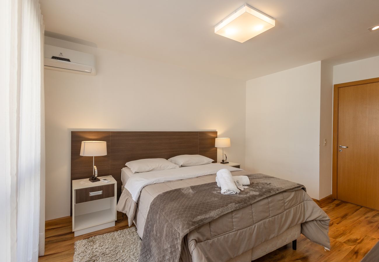 Apartamento em Gramado - Apto amplo com duas suítes a 150m da Rua Torta
