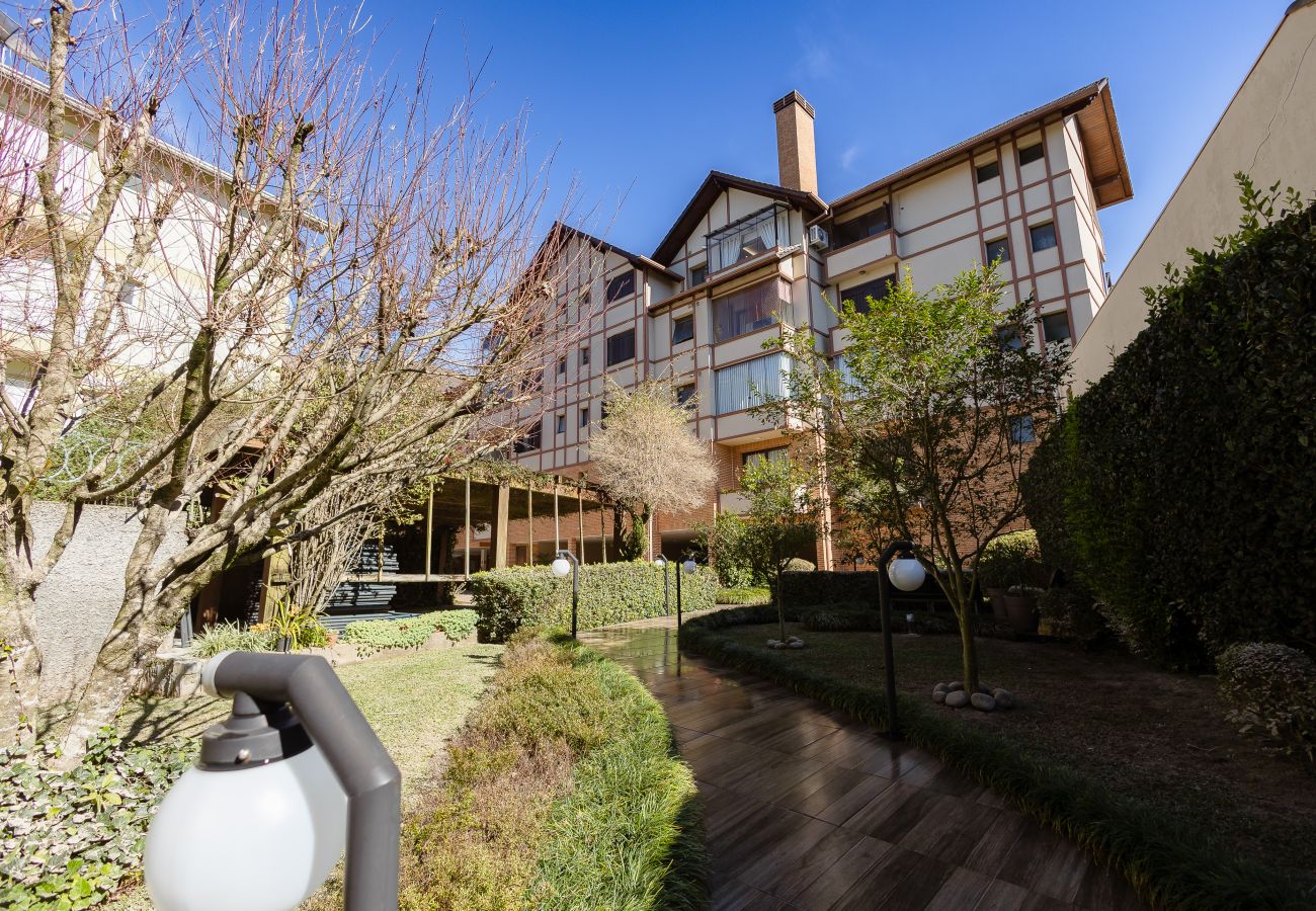 Apartamento em Gramado - Apto amplo com duas suítes a 150m da Rua Torta