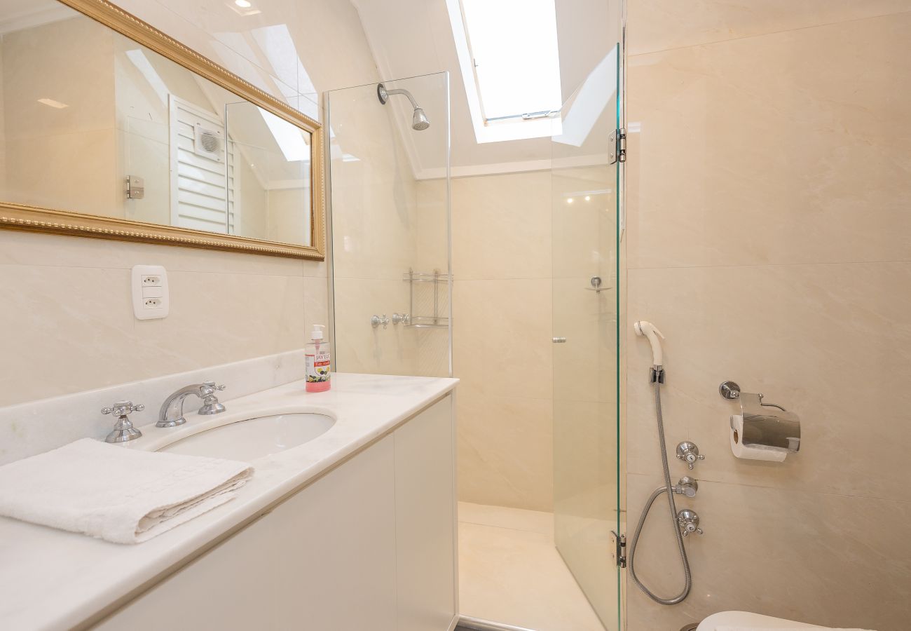Apartamento em Gramado - Cobertura 4 suítes no coração de Gramado!