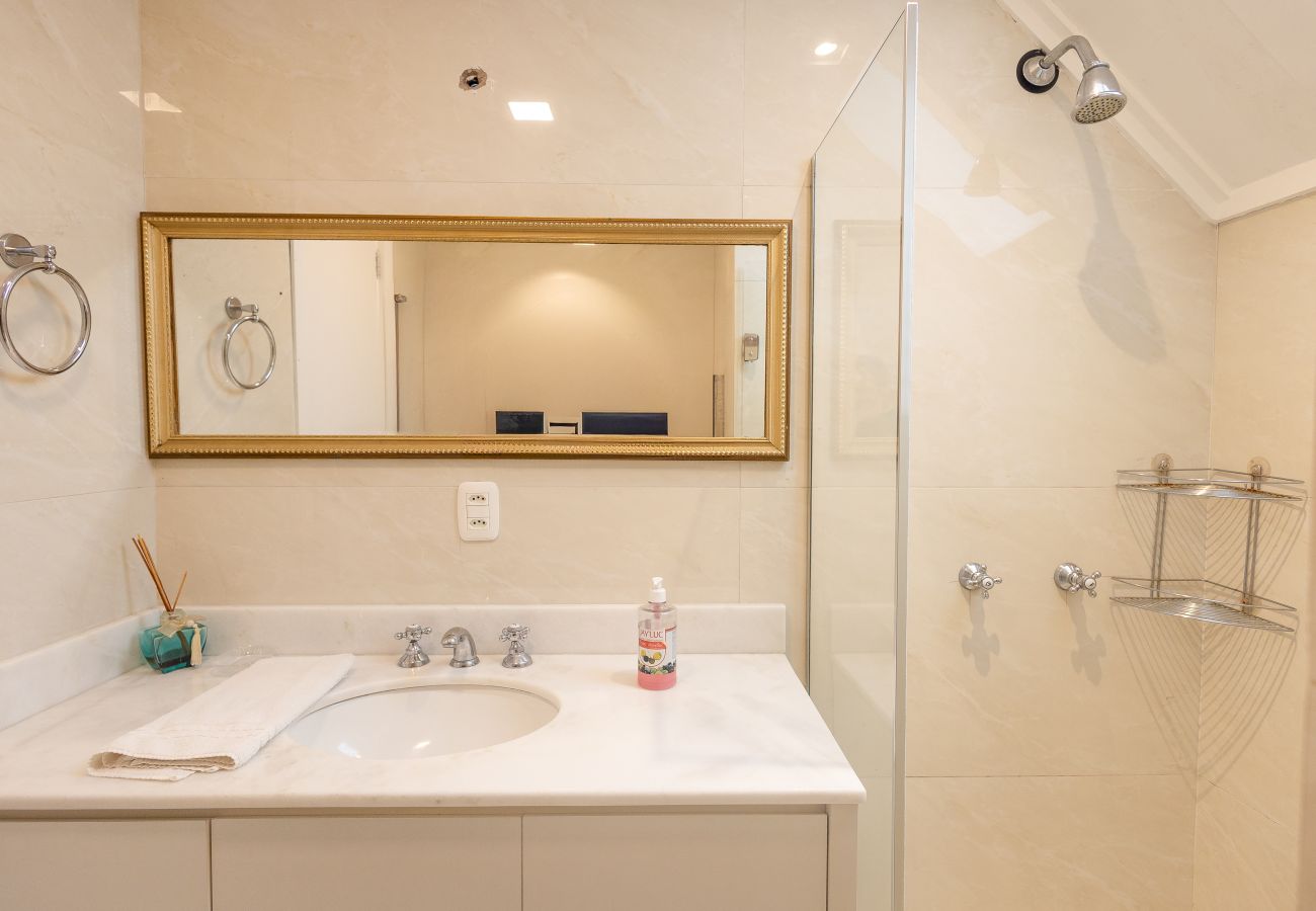 Apartamento em Gramado - Cobertura 4 suítes no coração de Gramado!