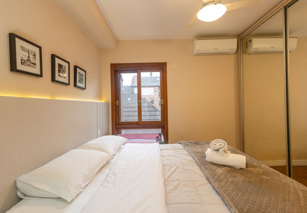Apartamento em Gramado - Cobertura 4 suítes no coração de Gramado!