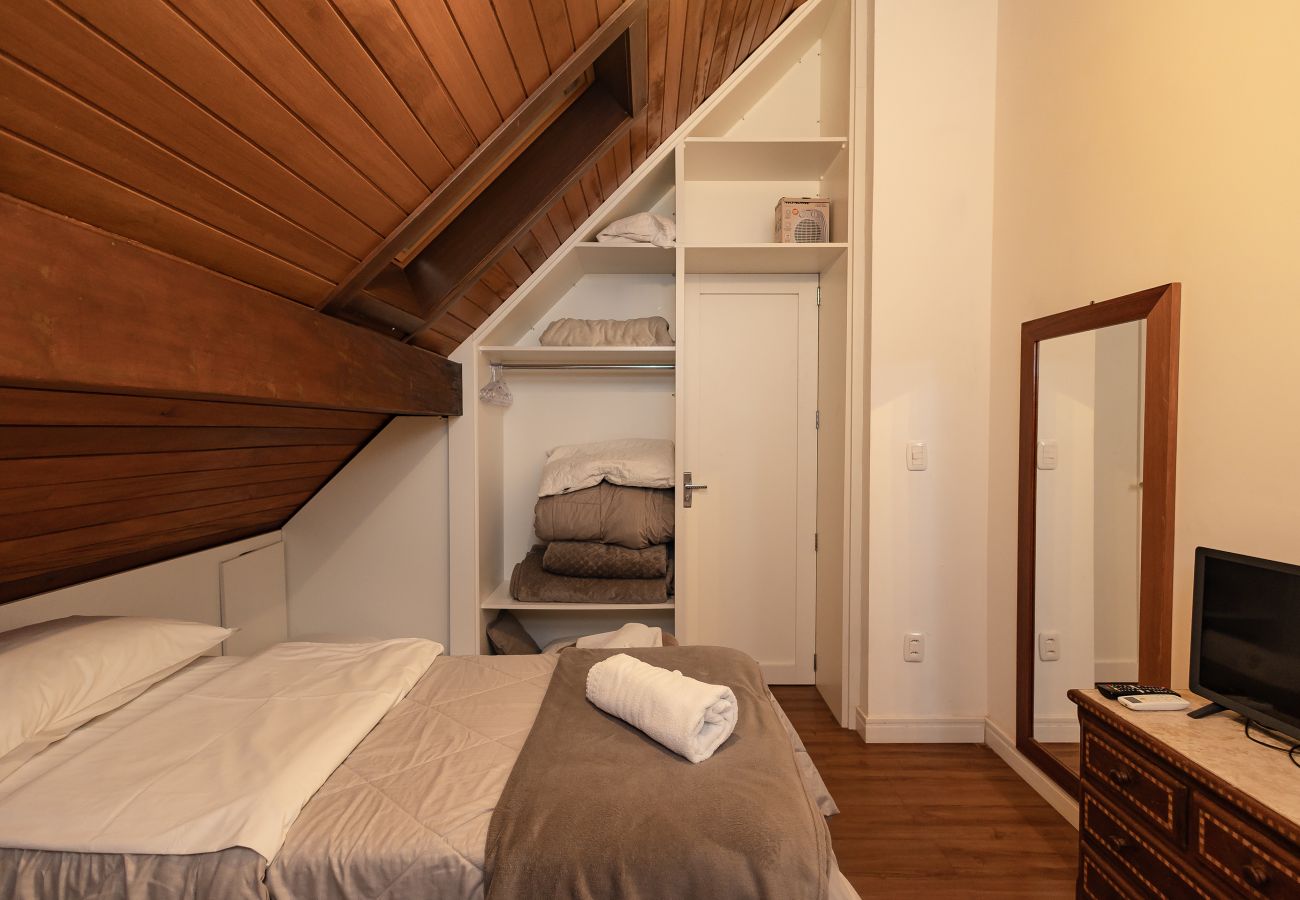 Apartamento em Gramado - Cobertura 4 suítes no coração de Gramado!