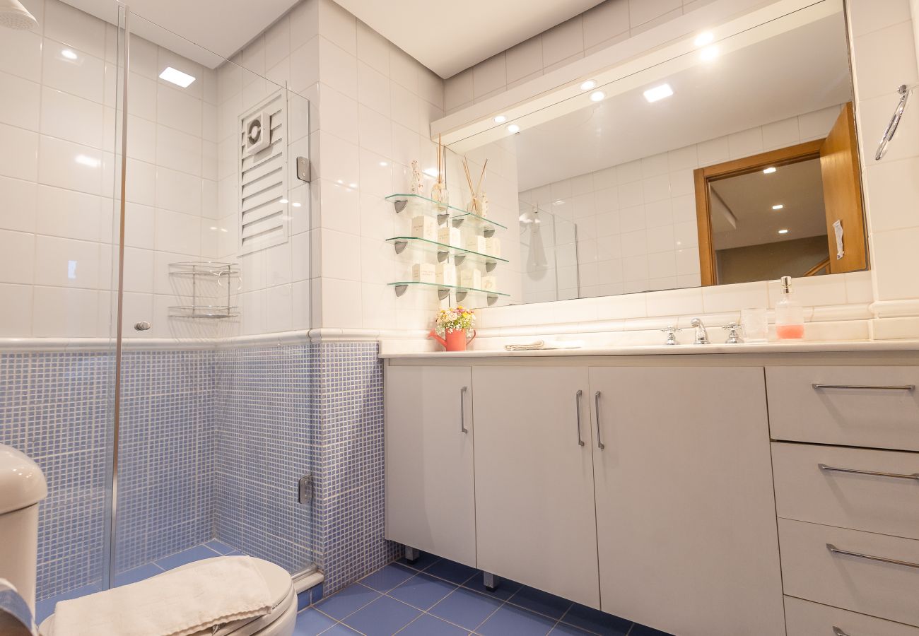 Apartamento em Gramado - Cobertura 4 suítes no coração de Gramado!