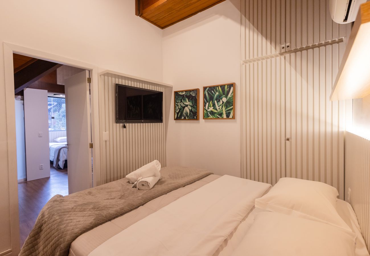 Apartamento em Gramado - Cobertura 4 suítes no coração de Gramado!