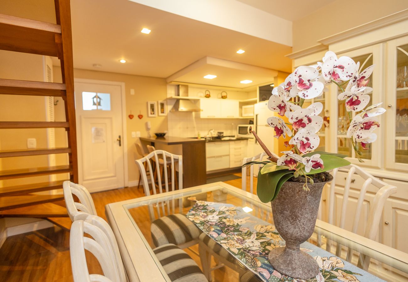 Apartamento em Gramado - Cobertura 4 suítes no coração de Gramado!