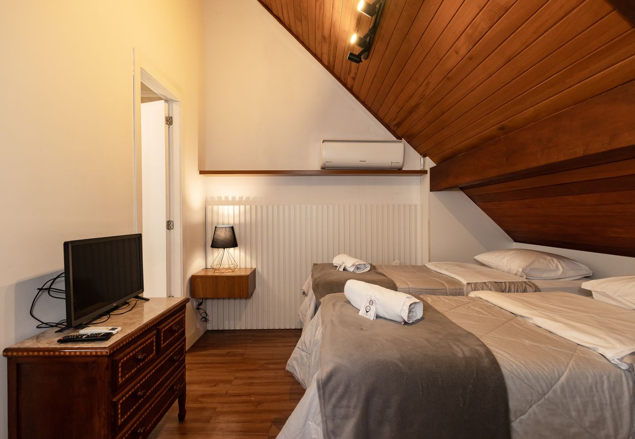 Apartamento em Gramado - Cobertura 4 suítes no coração de Gramado!