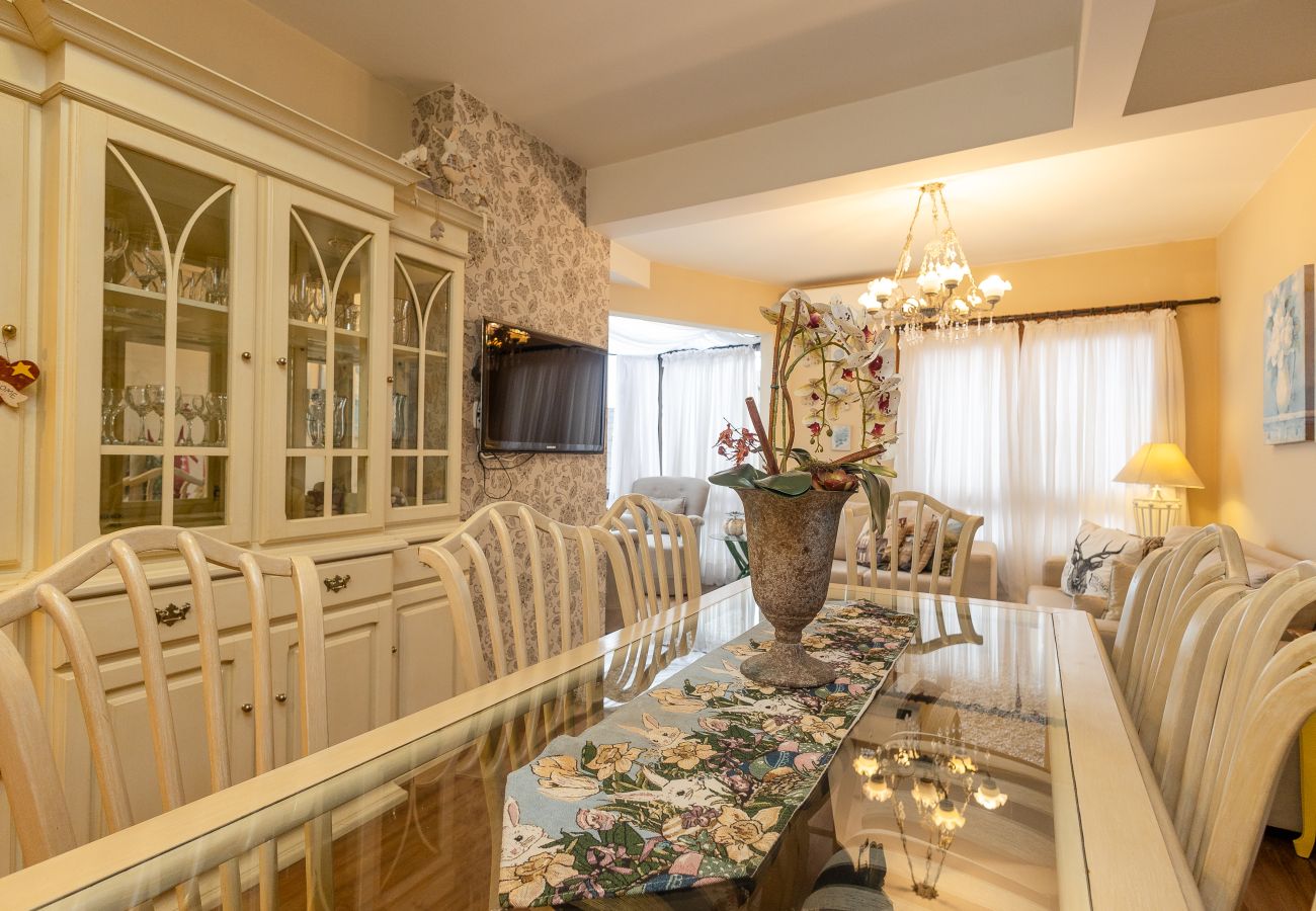 Apartamento em Gramado - Cobertura 4 suítes no coração de Gramado!