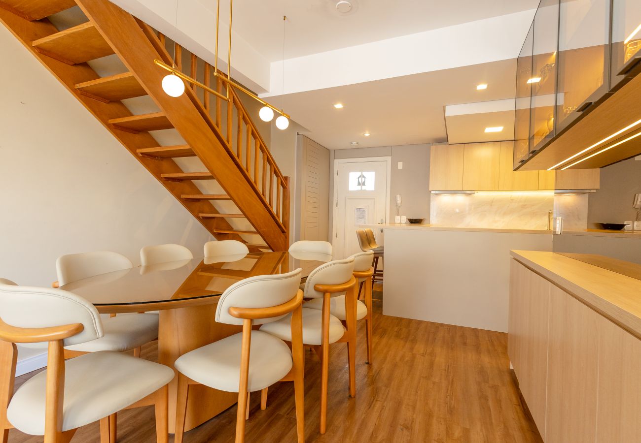 Apartamento em Gramado - Cobertura 4 suítes no coração de Gramado!