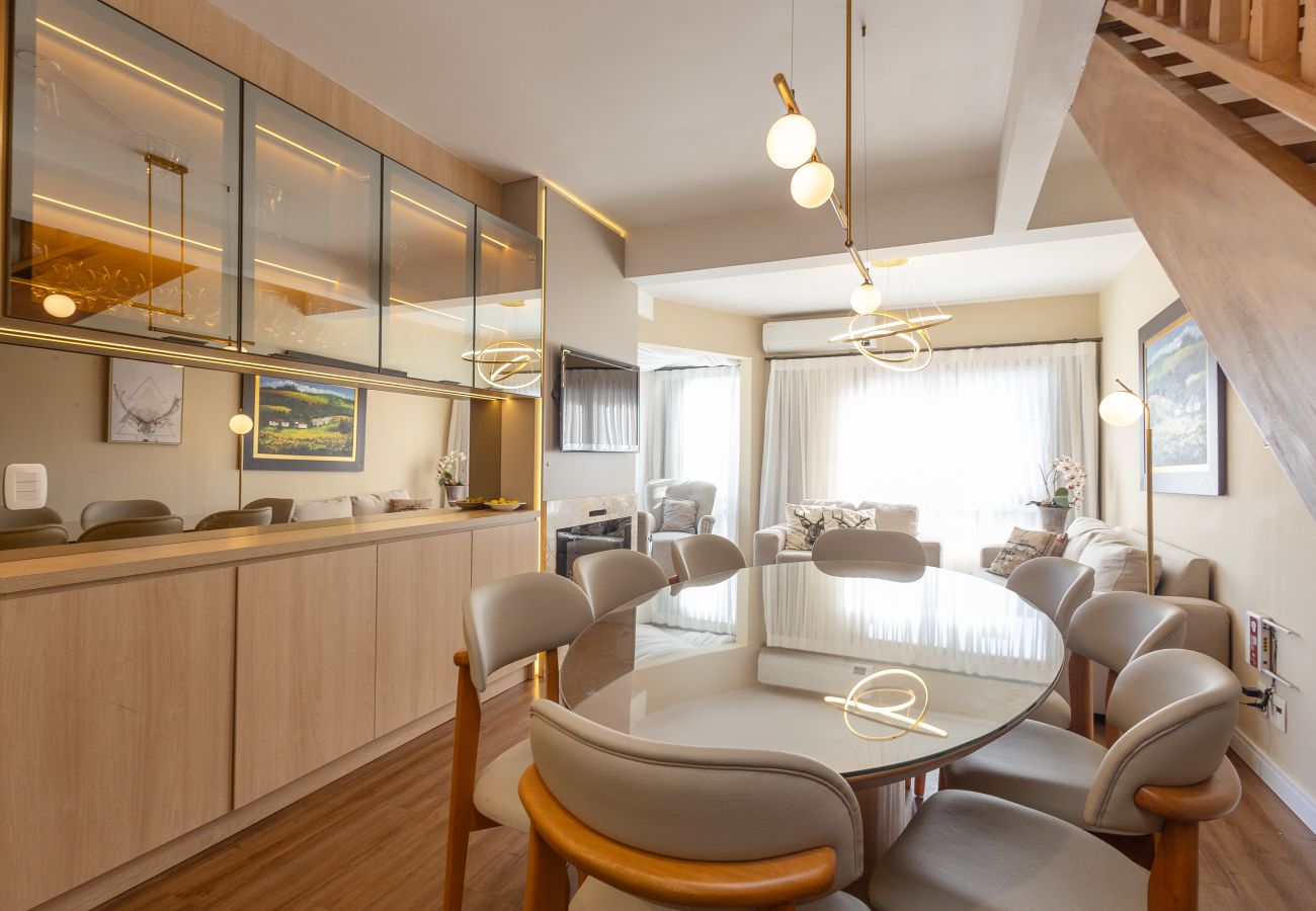 Apartamento em Gramado - Cobertura 4 suítes no coração de Gramado!