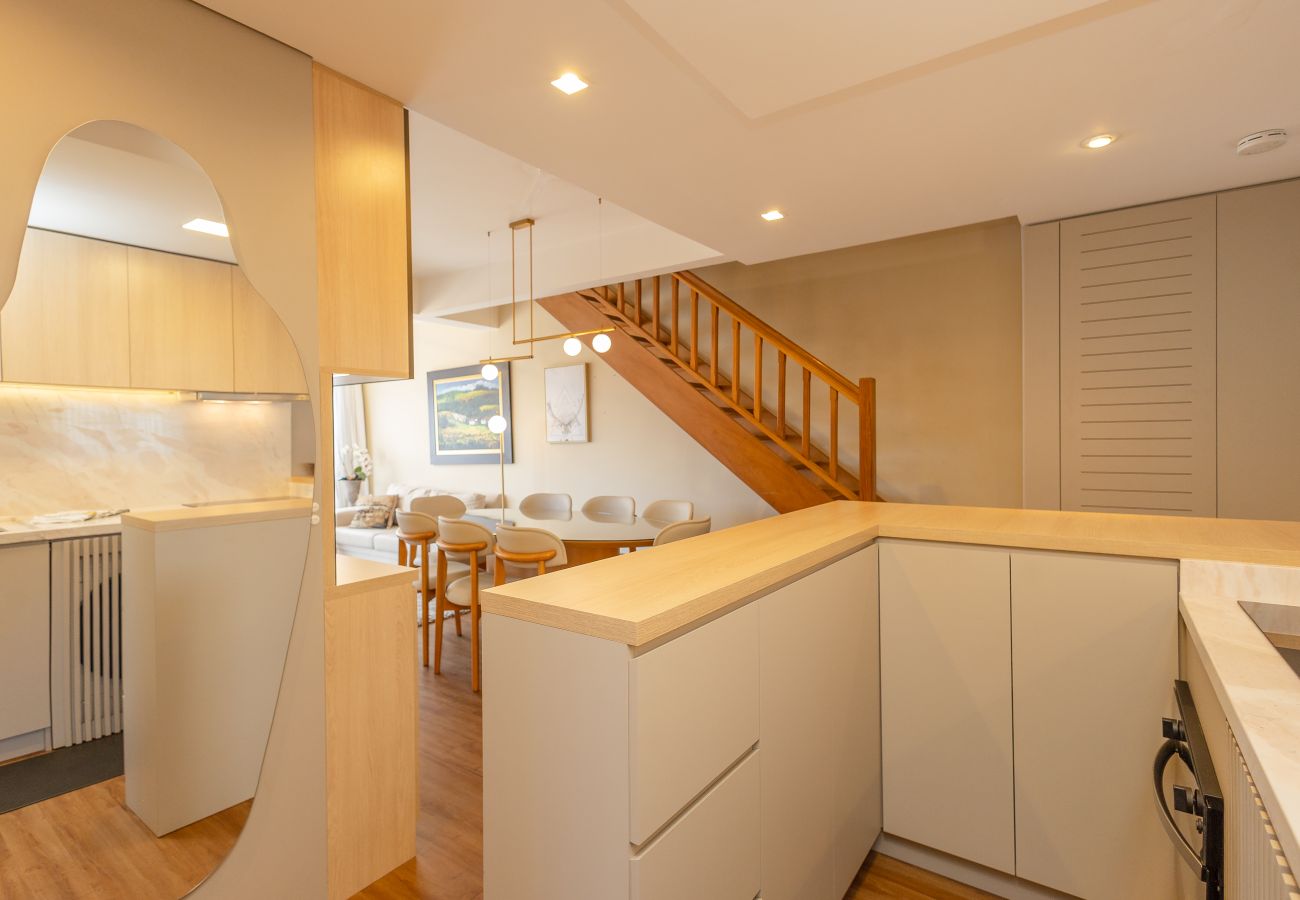 Apartamento em Gramado - Cobertura 4 suítes no coração de Gramado!