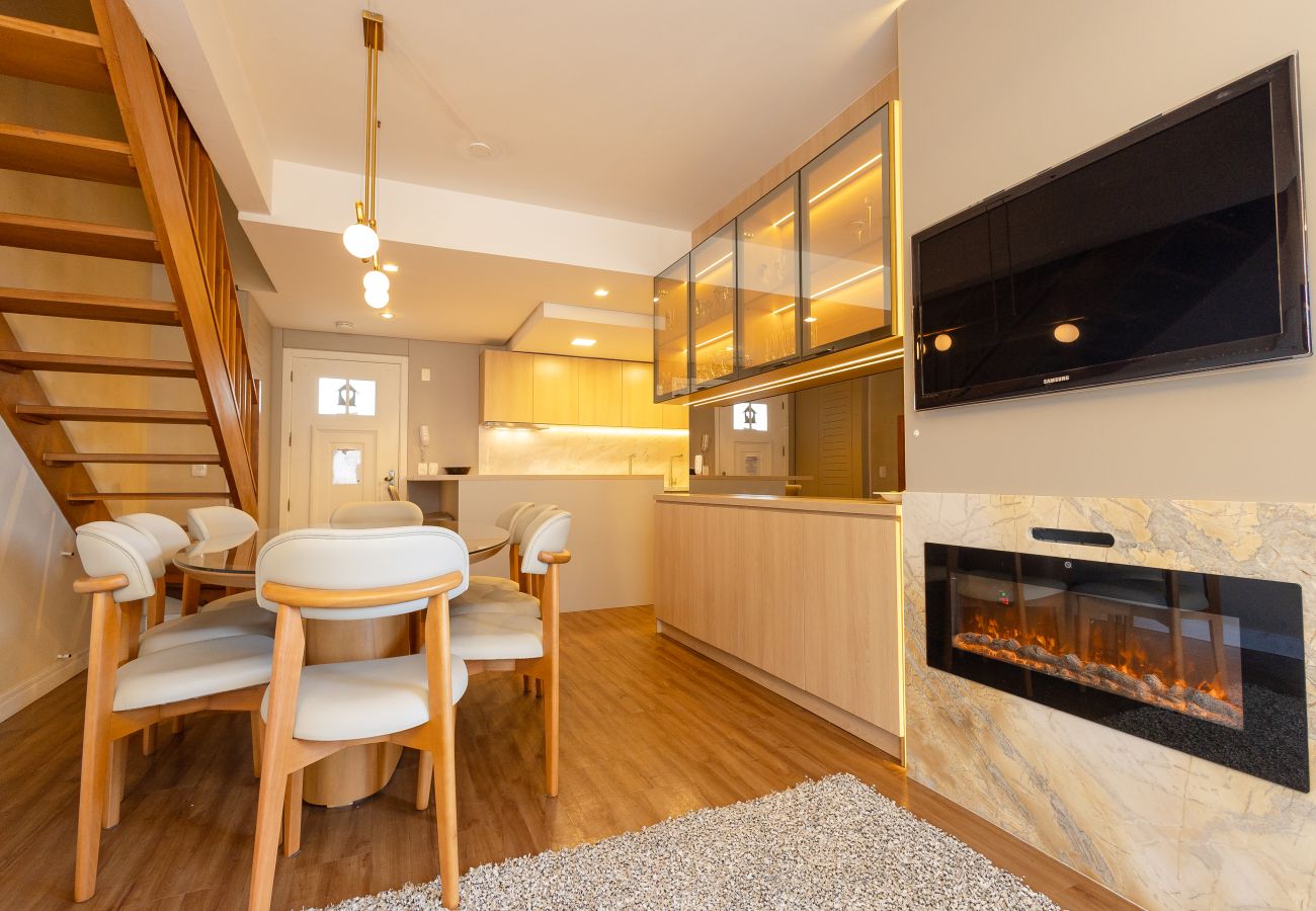 Apartamento em Gramado - Cobertura 4 suítes no coração de Gramado!