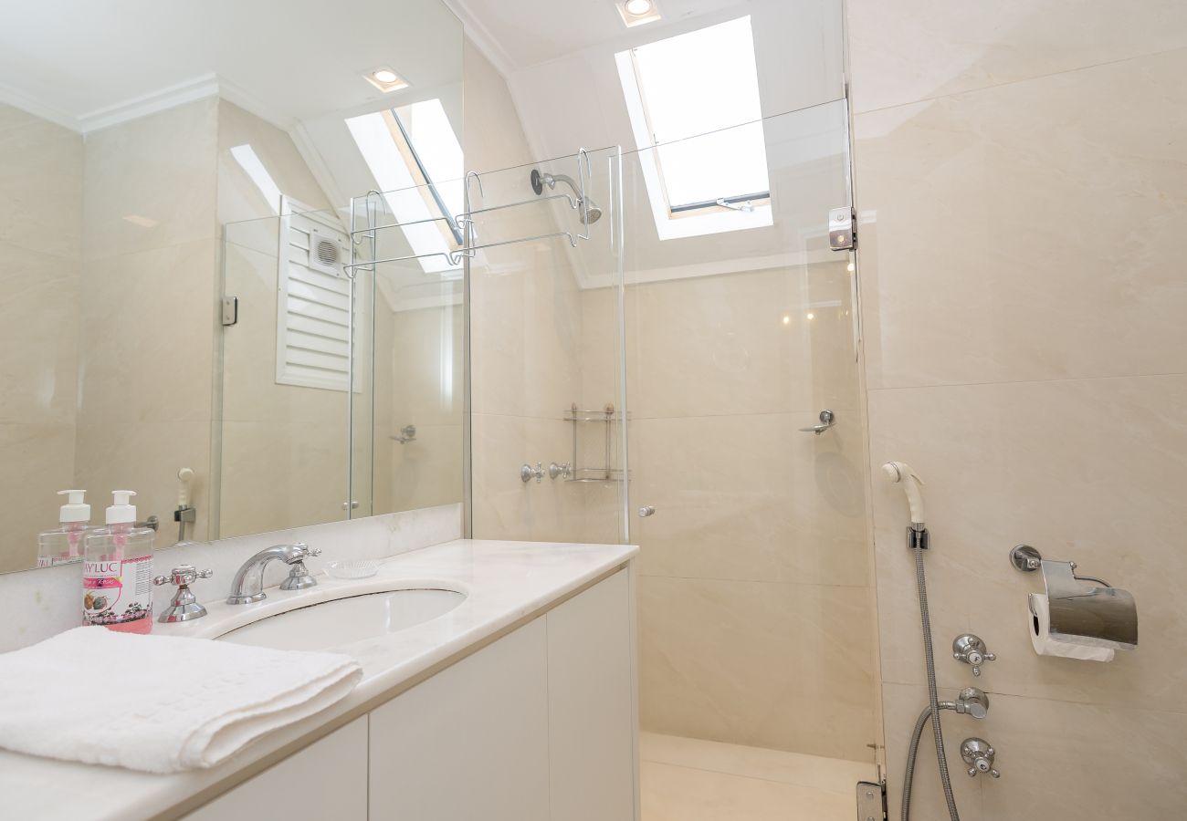 Apartamento em Gramado - Cobertura 4 suítes no coração de Gramado!