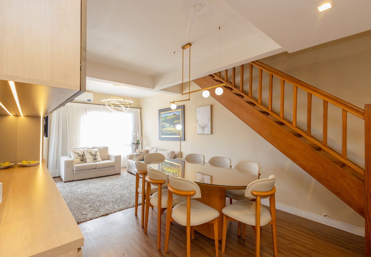 Apartamento em Gramado - Cobertura 4 suítes no coração de Gramado!