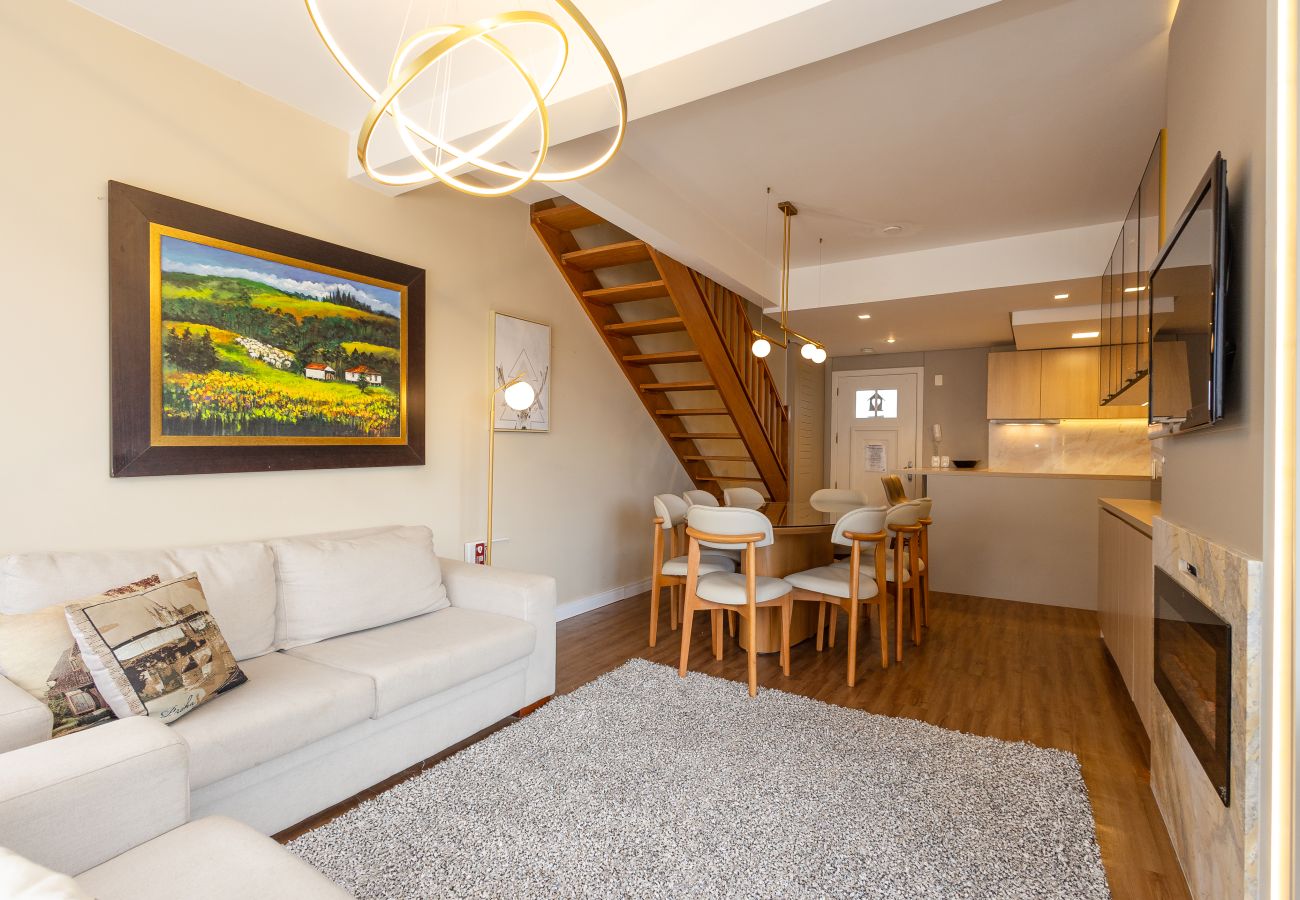 Apartamento em Gramado - Cobertura 4 suítes no coração de Gramado!