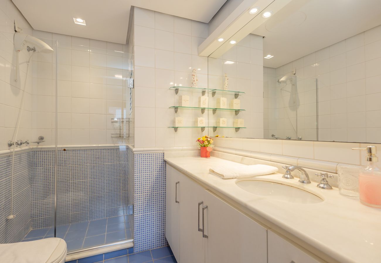 Apartamento em Gramado - Cobertura 4 suítes no coração de Gramado!