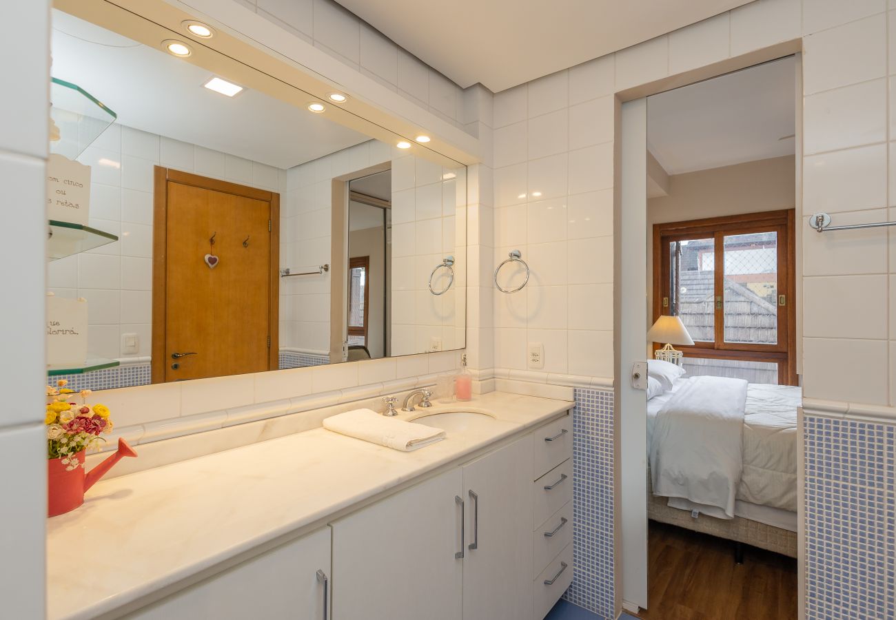 Apartamento em Gramado - Cobertura 4 suítes no coração de Gramado!