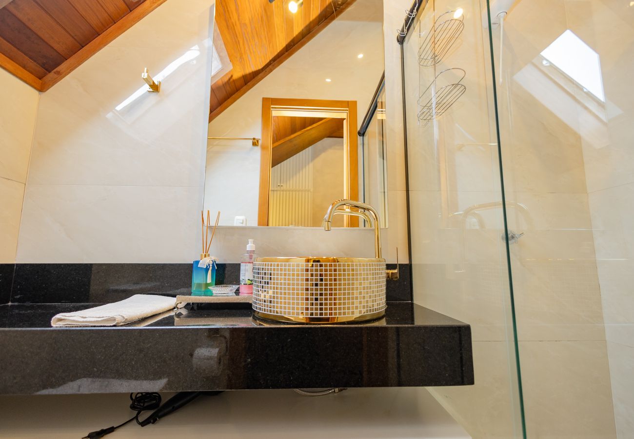 Apartamento em Gramado - Cobertura 4 suítes no coração de Gramado!