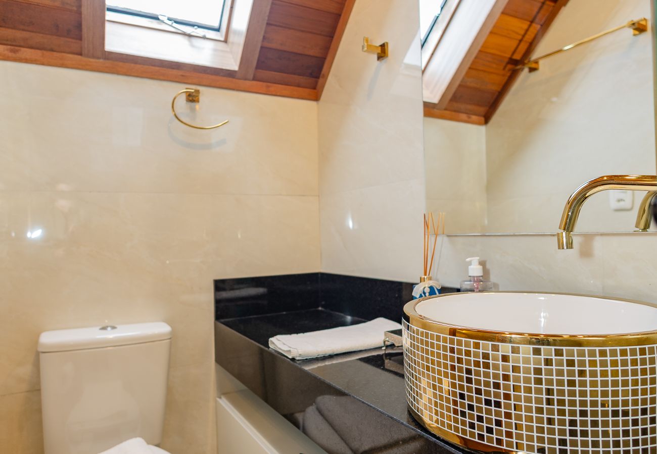 Apartamento em Gramado - Cobertura 4 suítes no coração de Gramado!