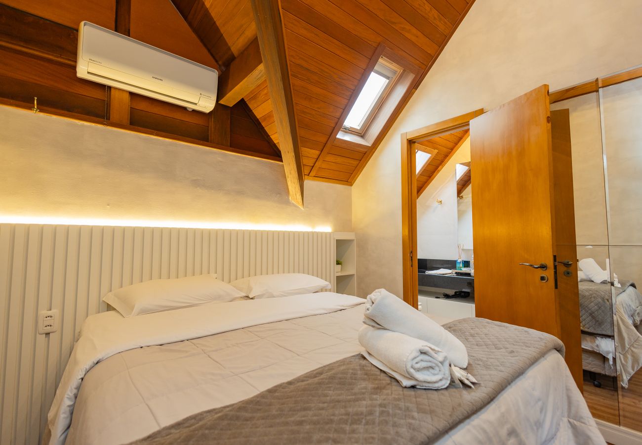 Apartamento em Gramado - Cobertura 4 suítes no coração de Gramado!