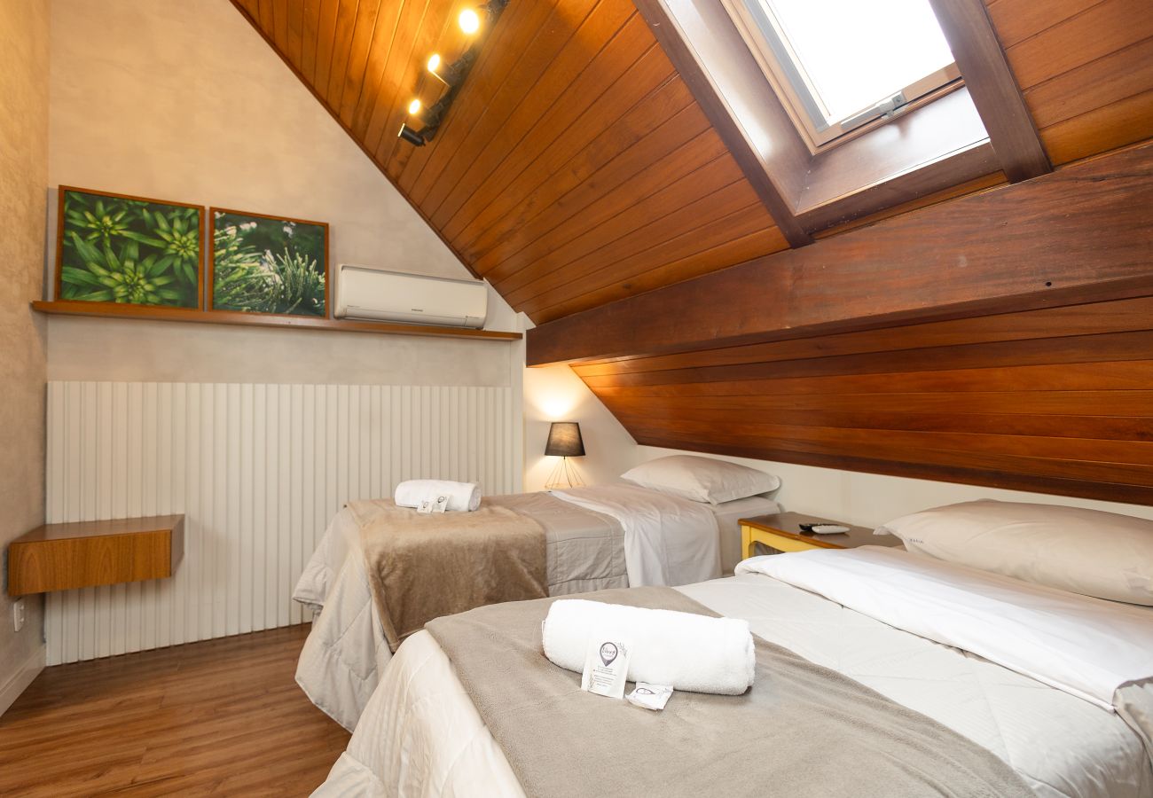 Apartamento em Gramado - Cobertura 4 suítes no coração de Gramado!