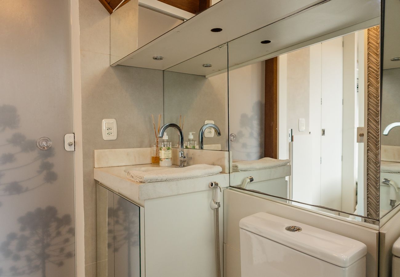 Apartamento em Gramado - Cobertura 4 suítes no coração de Gramado!