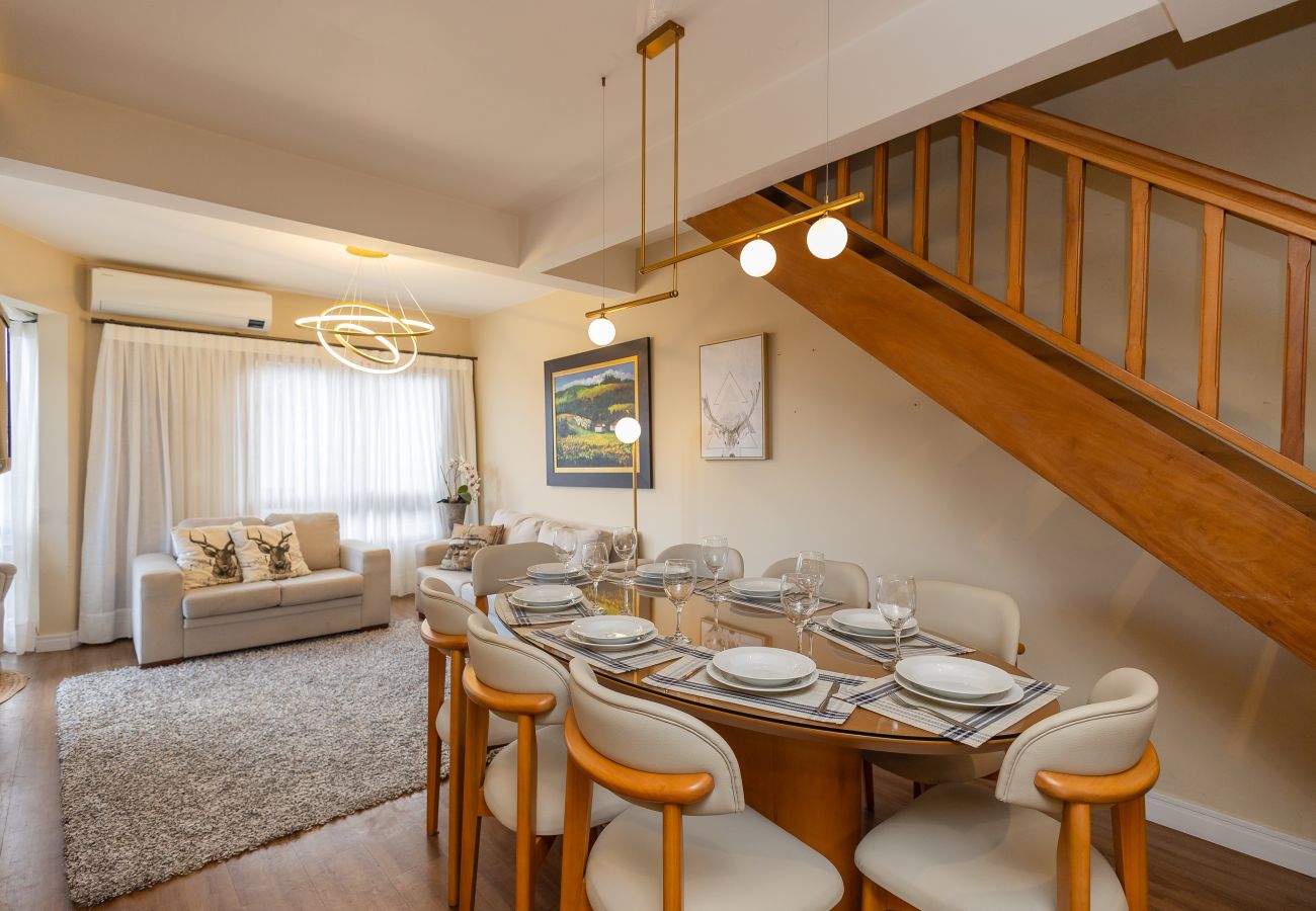 Apartamento em Gramado - Cobertura 4 suítes no coração de Gramado!