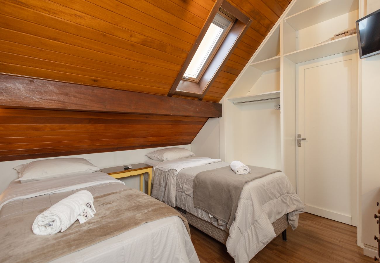 Apartamento em Gramado - Cobertura 4 suítes no coração de Gramado!
