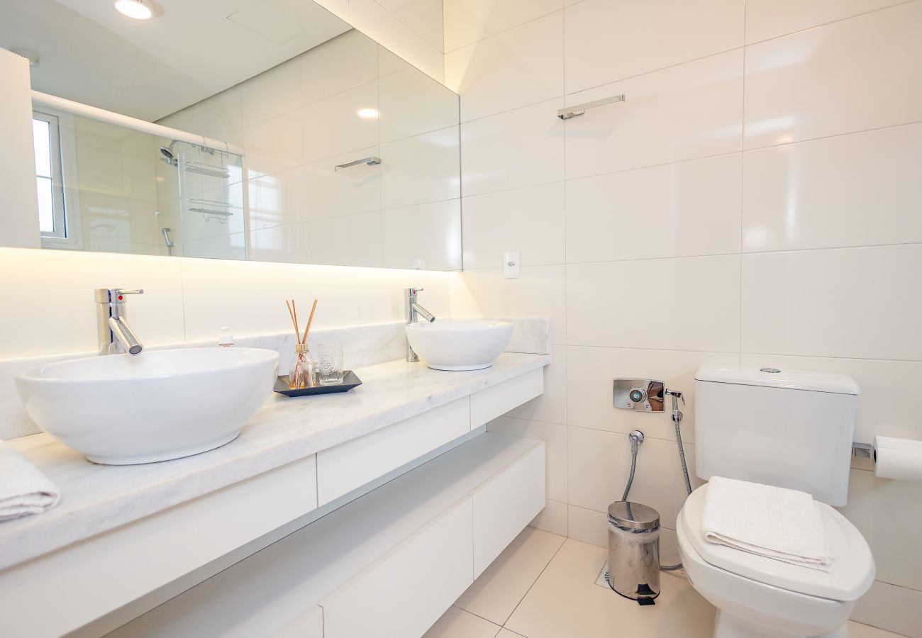Apartamento em Gramado - Dúplex 4 quartos-3 suítes-4 ban, 350 m rua coberta