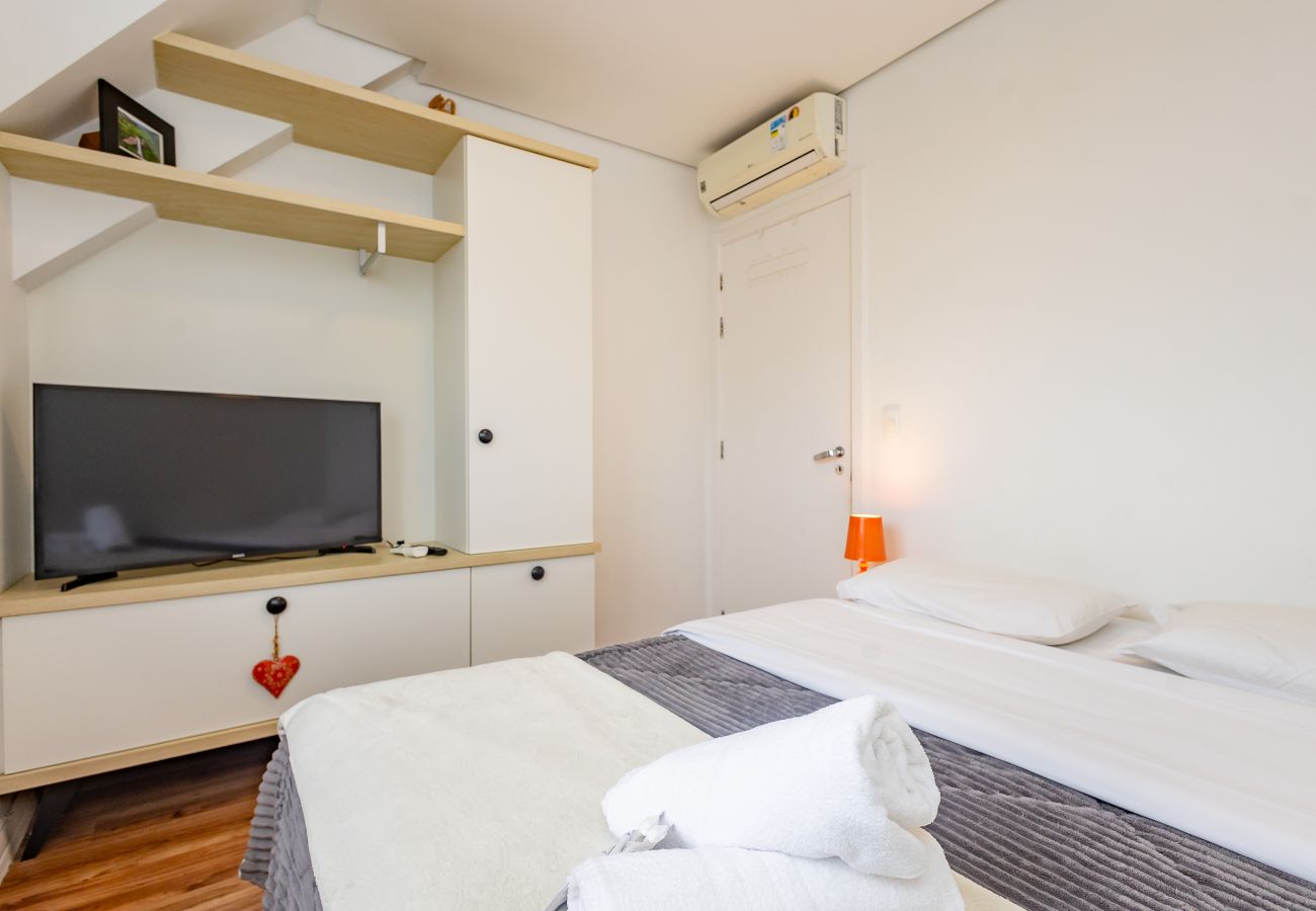 Apartamento em Gramado - Dúplex 4 quartos-3 suítes-4 ban, 350 m rua coberta