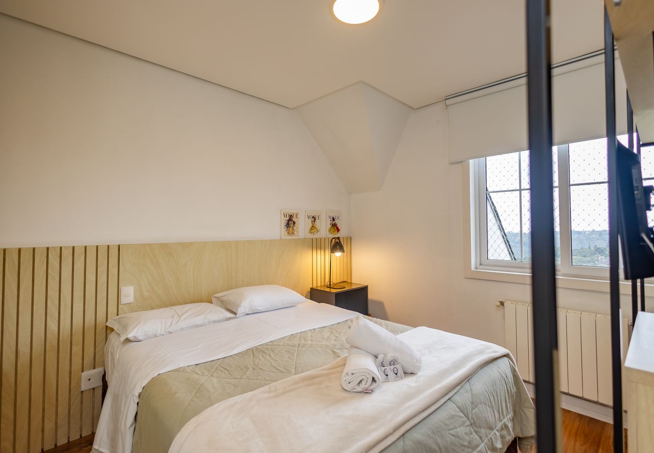 Apartamento em Gramado - Dúplex 4 quartos-3 suítes-4 ban, 350 m rua coberta