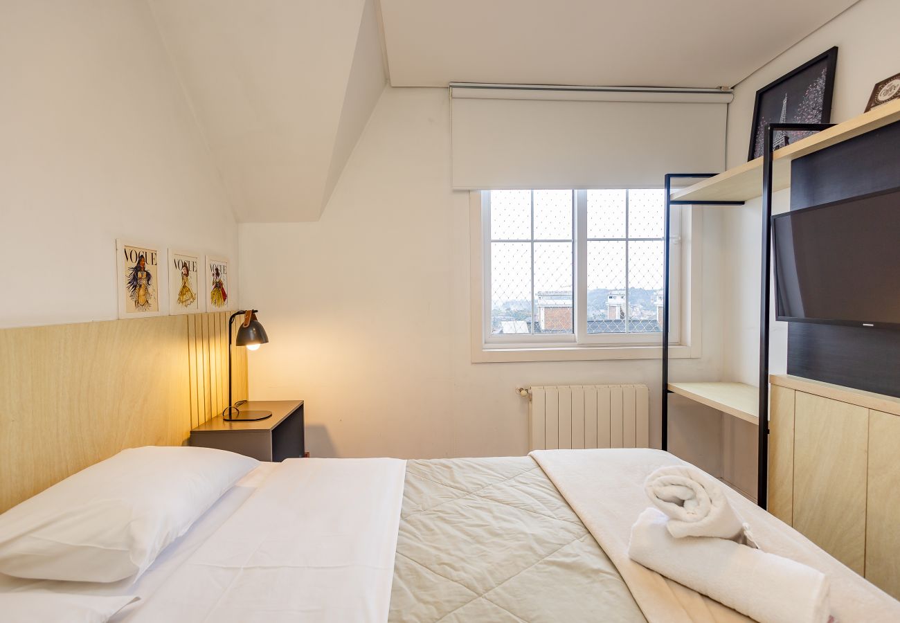 Apartamento em Gramado - Dúplex 4 quartos-3 suítes-4 ban, 350 m rua coberta