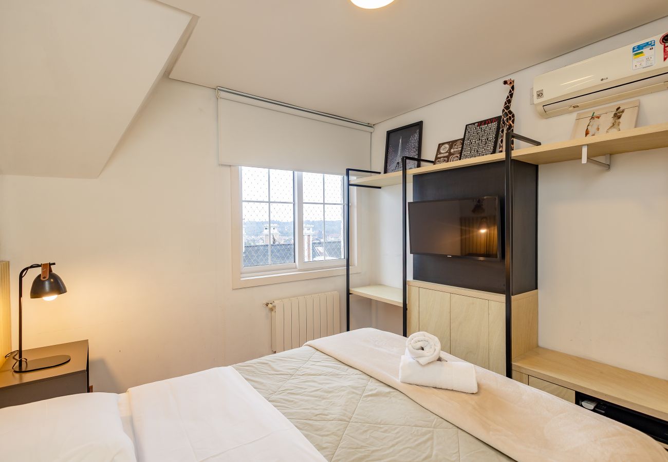 Apartamento em Gramado - Dúplex 4 quartos-3 suítes-4 ban, 350 m rua coberta