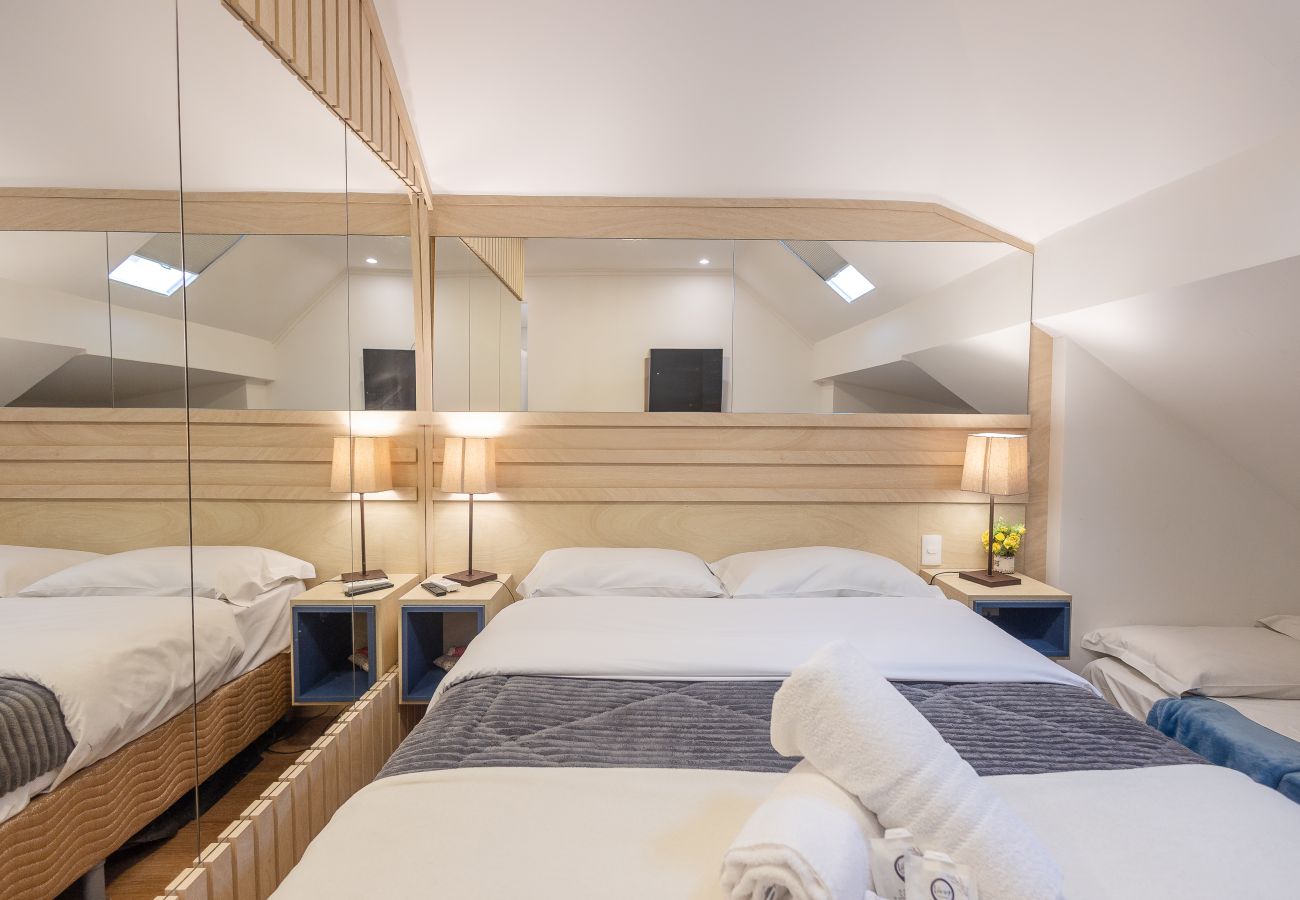 Apartamento em Gramado - Dúplex 4 quartos-3 suítes-4 ban, 350 m rua coberta