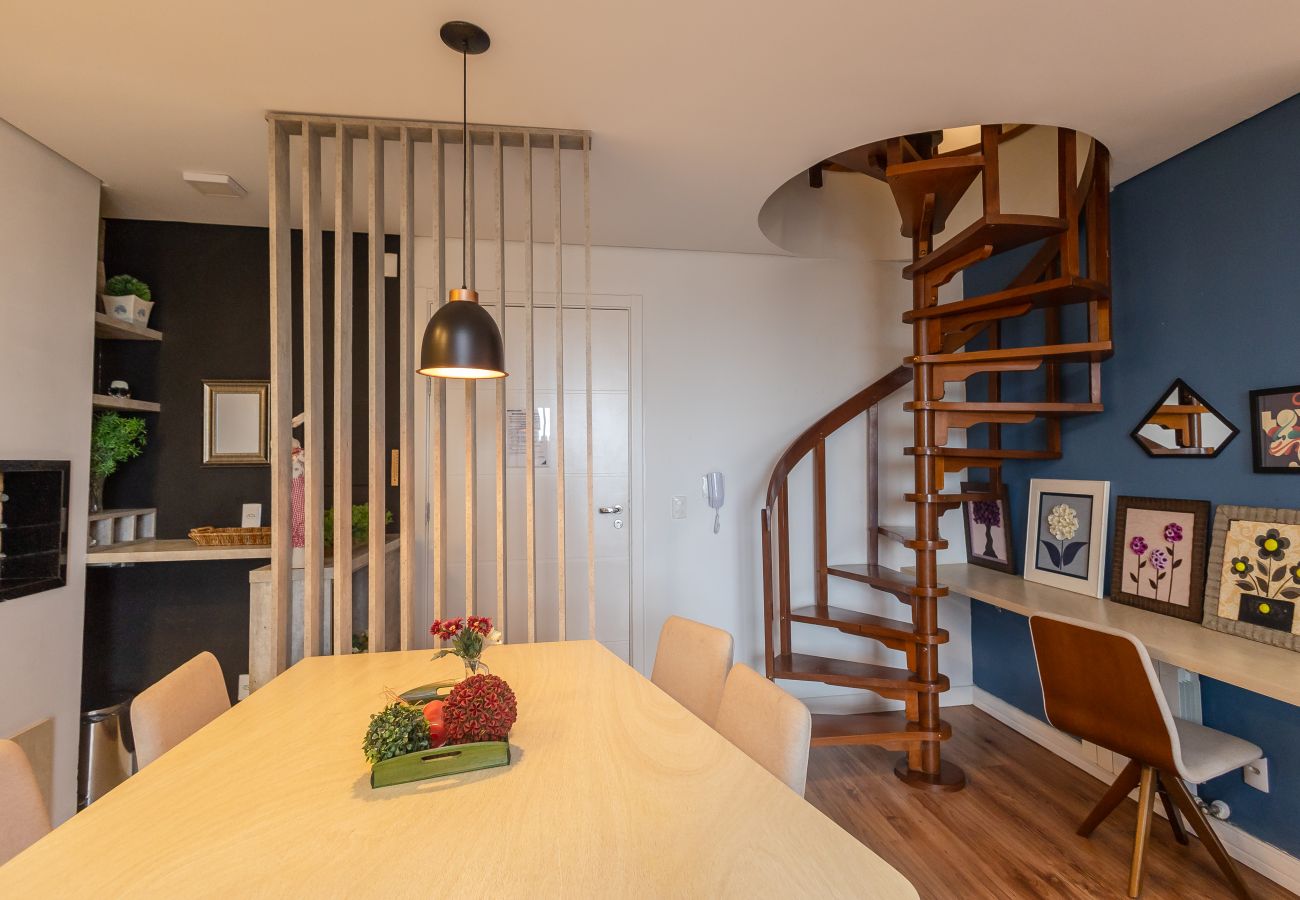 Apartamento em Gramado - Dúplex 4 quartos-3 suítes-4 ban, 350 m rua coberta