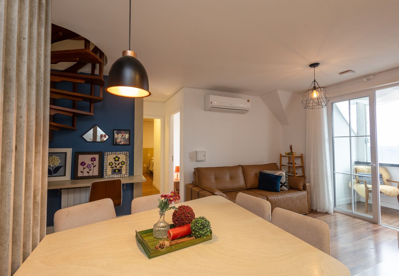 Apartamento em Gramado - Dúplex 4 quartos-3 suítes-4 ban, 350 m rua coberta
