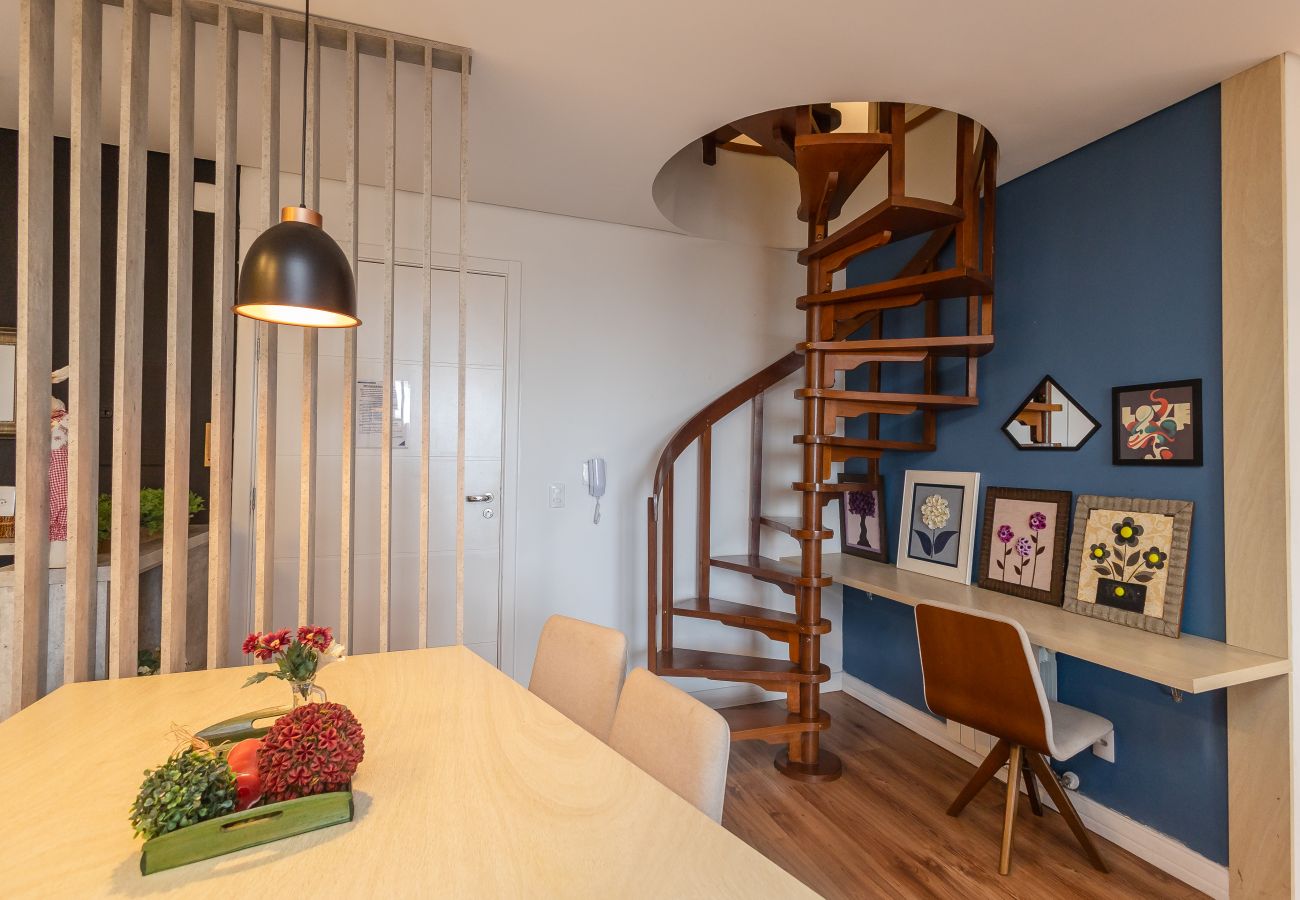 Apartamento em Gramado - Dúplex 4 quartos-3 suítes-4 ban, 350 m rua coberta